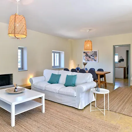 Paros House 01 בית נופש נאוסה